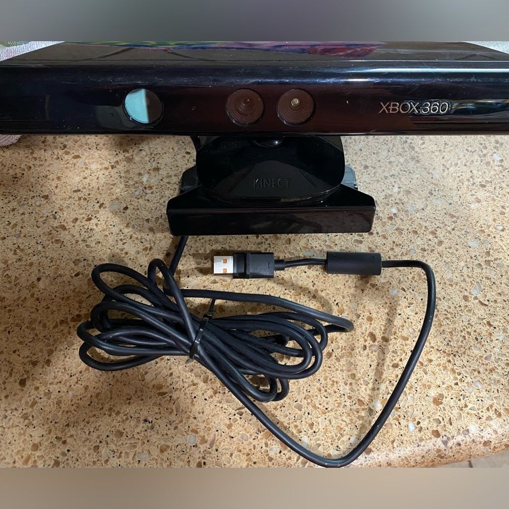Microsoft 1414 Xbox 360 Kinect Sensor Bar Only - Black with stand/clip